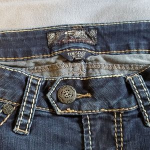 Capri Jean's